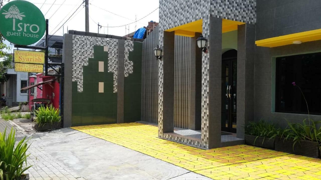 Isro Guesthouse Syariah Kepanjen Exterior photo